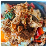 คุณฉุย กะเพราโบราณ  บรรทัดทอง