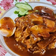 นายจิว หมูแดง หมูกรอบ หน้าโรงแรมมารวย