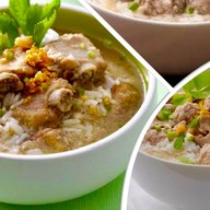 ก๋วยจั๊บญวน กะเพรา T&T 1