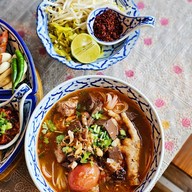 หอคำ อาหารเหนือ แม่ทองศรี ถนนเลี่ยงเมืองนนทบุรี
