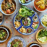 หอคำ อาหารเหนือ แม่ทองศรี ถนนเลี่ยงเมืองนนทบุรี