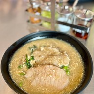 เมนูของร้าน ราดหน้าฟาไฉคู้บอนคลองสามวา คู้บอน