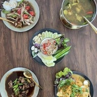หนึ่งสำรับ อาหารไทยฟิวชัน ดิ นครา คลอง 3