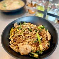 เมนูของร้าน ราดหน้าฟาไฉคู้บอนคลองสามวา คู้บอน