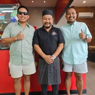 มิสเตอร์ข้าวมันไก่ (Mr. Chicken rice)