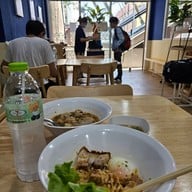 เมนูของร้าน ก๋วยเตี๋ยวต้มยำหมูกรอบNoodleBar อารีย์
