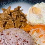 Khrua Anda ชา ข้าวมันแกง