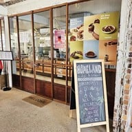 Homeland ทองหล่อ