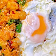 กะเพราพริกแห้ง ~ หมูปิ้งนั้นแหละ