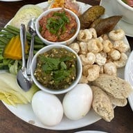 เมนูของร้าน ต๋อง เต็ม โต๊ะ นิมมานเหมินท์ ซอย 13