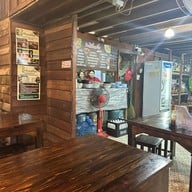 ร้านไส้อั่วแม่นิ่ม