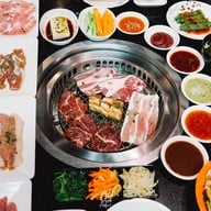 Koyama Yakiniku ซีคอน สแควร์