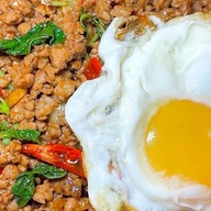 กะเพราพริกแห้ง ~ หมูปิ้งนั้นแหละ