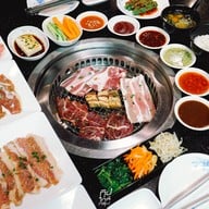 Koyama Yakiniku ซีคอน สแควร์