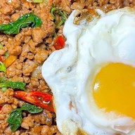 กะเพราพริกแห้ง ~ หมูปิ้งนั้นแหละ