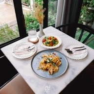 Petit Soleil เปอติด์โซเลย์