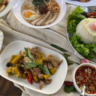 ก๋วยจั๊บญวน กะเพรา T&T 1