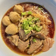 เฮียเบคส์ก๋วยเตี๋ยวหมู-เนื้อ ตลาดรถไฟ