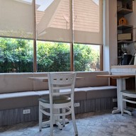 บรรยากาศ Pareto Cafe' พาเรโต้ คัฟเฟ่ หน้าโรงเรียนอนุบาลปทุมธานี