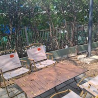 บรรยากาศ Pareto Cafe' พาเรโต้ คัฟเฟ่ หน้าโรงเรียนอนุบาลปทุมธานี
