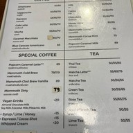 เมมมอธ คาเฟ่ แอนด์ โฮสเทล