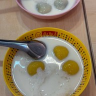 เช็งซิมอี๊ หน้าศาลากลางกรุงเทพมหานคร