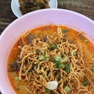 เมนูของร้าน ข้าวซอยป้าเยาว์