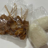 คาร์เนียล หมูปิ้ง - Karniel Mooping ดินแดง