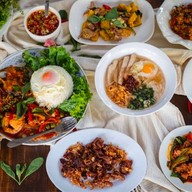 ก๋วยจั๊บญวน กะเพรา T&T 1