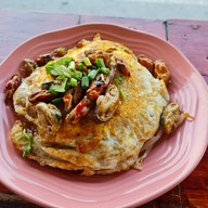 เมนูของร้าน หอยทอด ย่าชิต หน้าวัดธรรมนิยม อยุธยา ต้นตำหรับ