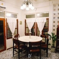 Narisa Cafe & Creative Space -