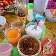 เจ๊หมวย ก๋วยเตี๋ยวเย็นตาโฟ (ลูกชิ้นกุ้งทำเอง)