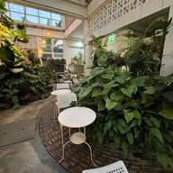 เมมมอธ คาเฟ่ แอนด์ โฮสเทล