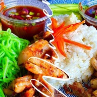 ครัวแม่ย่า (ข้าว บะหมี่ หมูกระทะ)