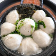 เมนูของร้าน A JUNG Fish Ball • อจัง ฟิชบอล (ชื่อเดิม สอาด ลูกชิ้นปลา) ถนนบรมราชนนี