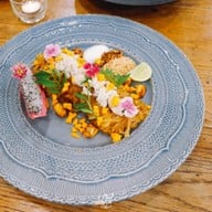 Narisa Cafe & Creative Space -