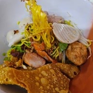 เจ๊หมวย ก๋วยเตี๋ยวเย็นตาโฟ (ลูกชิ้นกุ้งทำเอง)