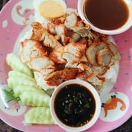 ร้านศิษย์ นายหยา (เจ้าเก่า)
