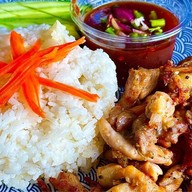 ครัวแม่ย่า (ข้าว บะหมี่ หมูกระทะ)