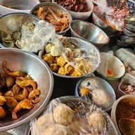 เจ๊หมวย ก๋วยเตี๋ยวเย็นตาโฟ (ลูกชิ้นกุ้งทำเอง)