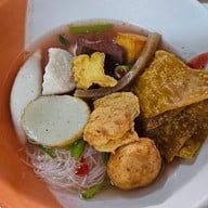 เจ๊หมวย ก๋วยเตี๋ยวเย็นตาโฟ (ลูกชิ้นกุ้งทำเอง)