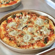 พุงพลุ้ย Pizza & Coffee