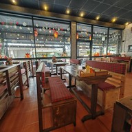 บรรยากาศ Suteki steakhouse หมู่บ้านเศรษฐกิจ