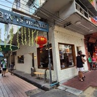 ENVIES cafe ถนนเจริญกรุง