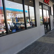 หน้าร้าน KFC ปตท. ซอยมังกร