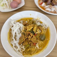 เมนูของร้าน ขนมจีน 9 หม้อ  ครอบครัวตัว ว ประชาอุทิศ 90