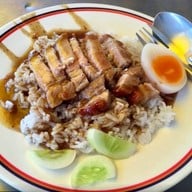 ข้าวหมูแดงซอกตึกสามย่าน เชลล์ชวนชิม