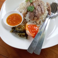 เมนูของร้าน นาย ป. ก๋วยเตี๋ยวเนื้อ-ข้าวขาหมูไร้เทียมทาน บ้านนา