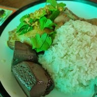 แม่อิ่ม ก๋วยเตี๋ยวเนื้อตุ๋นหมูตุ๋น -