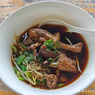 เมนูของร้าน ก๋วยเตี๋ยวเป็ดพะโล้นายห่าง